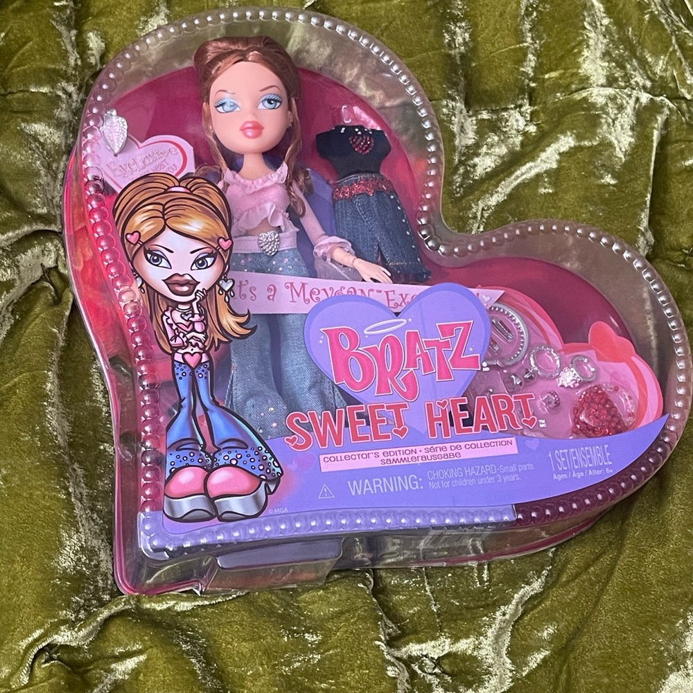 Bratz Sweet Heart Doll Set 2022 exclusive new in box
